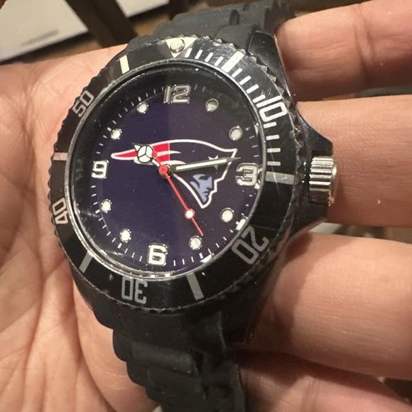 Working England Patriots Watch Silicone‎ Analog NFL Football Mens 43mm Black - Picture 2 of 8